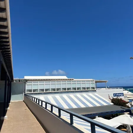Ocean View Penthouse - Location - 100m To The 아파트