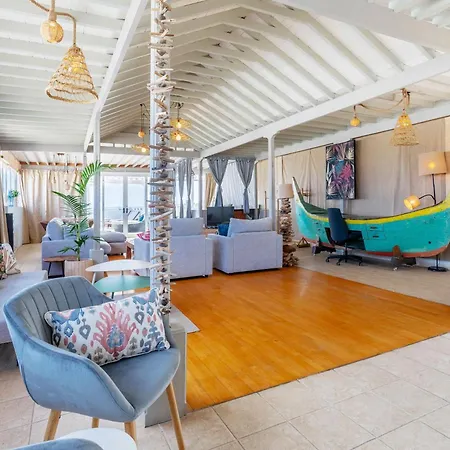 Ocean View Penthouse - Location - 100m To The *