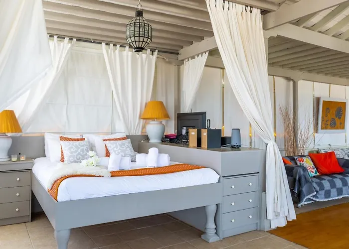 Ocean View Penthouse - Location - 100m To The *