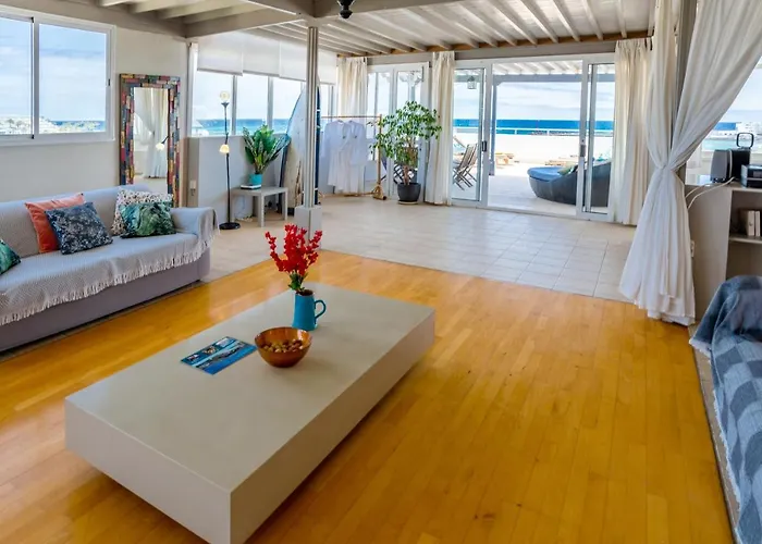 Ocean View Penthouse - Location - 100m To The *