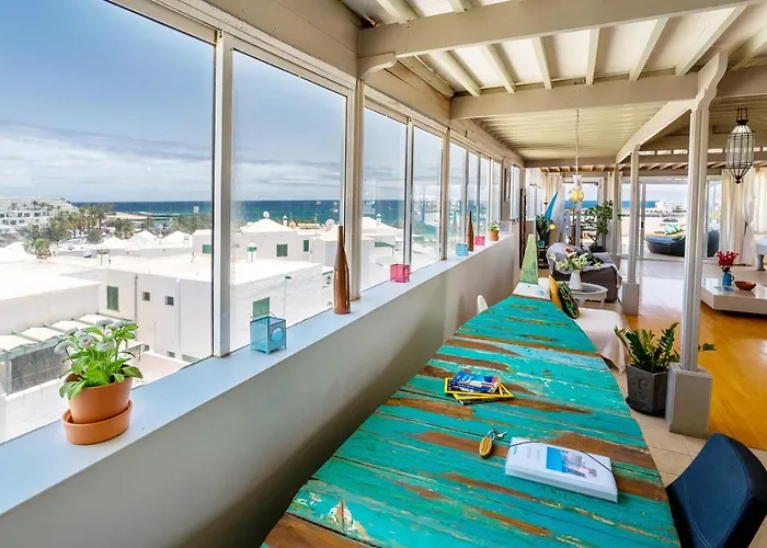 Ocean View Penthouse - Location - 100m To The *